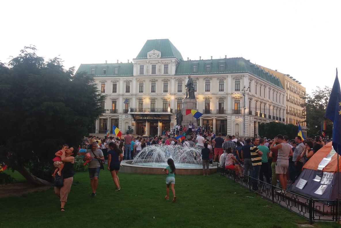 UPDATE: Peste 2.000 de protestatari, în Iaşi!