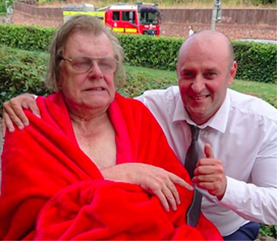 Ieșean, erou în Anglia. A salvat un bătrân dintr-o casă în flăcări