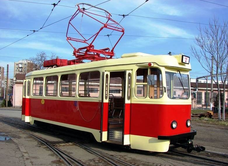 Plimbare cu Tramvaiul Comunismului