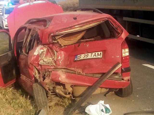UPDATE: Accident grav la Budăi. Zece persoane au fost duse la spital
