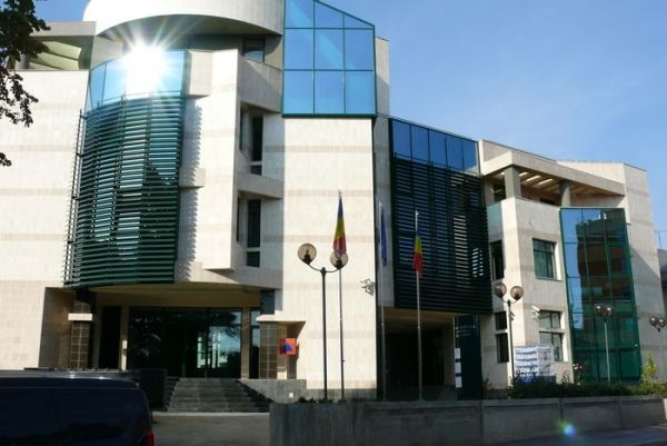 ApaVital vrea să cheltuie 310.500 euro pe achiziția de autoutilitare