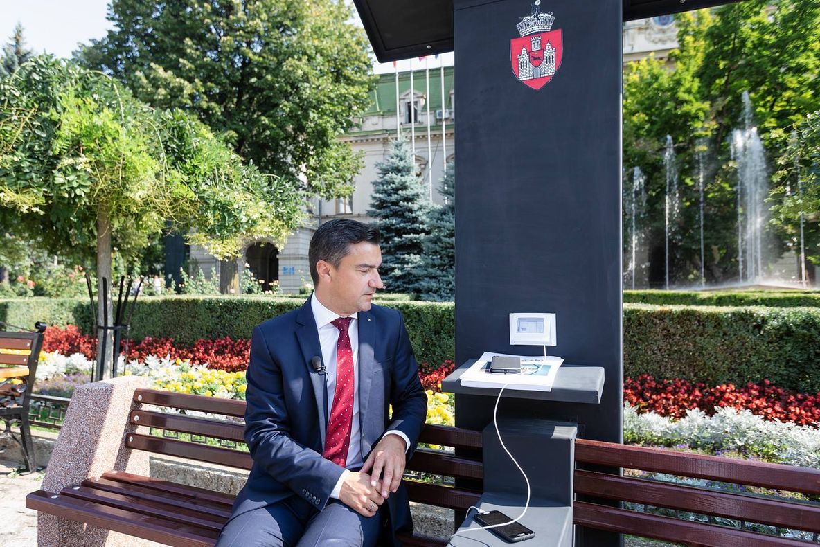 Prima „bancă inteligentă”, montată pe pietonalul Ștefan cel Mare