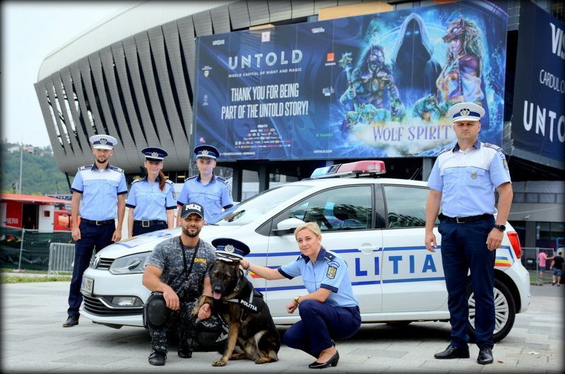 Câinele poliţist Vet, din Iaşi, caută bombe la festivalul Untold