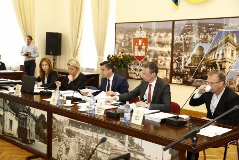 Proiectele imobiliare, motiv de gâlceavă în Consiliul Local