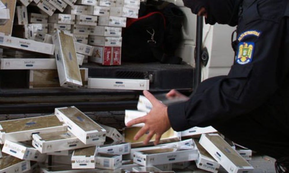 Peste 5.000 de pachete cu țigări le-au adus condamnări