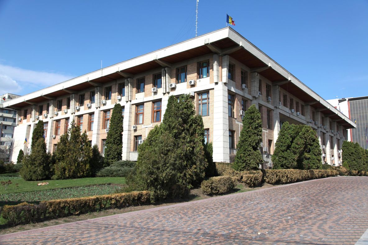 Consiliul Județean Iași vrea alt sediu