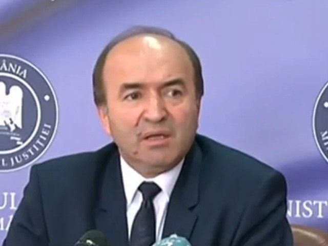 Judecătorii ieşeni îl "înţeapă" pe ministrul Tudorel Toader: "E nevoie de stabilitate și coerență a cadrului legislativ"