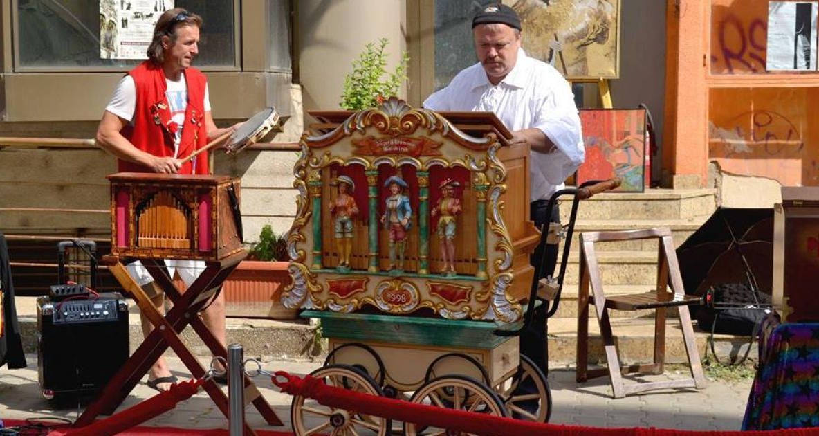 Flaşnetari din cadrul Festivalului internaţional al muzicii mecanice şi concert al Filarmonicii, în week-end, la Palas
