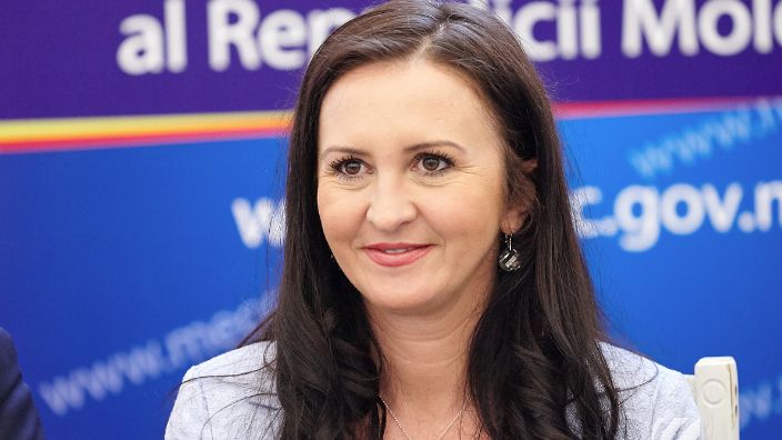 Ministrul Natalia Intotero: Nu sfătuim românii să lucreze în alte state, dar nici nu îi putem opri!