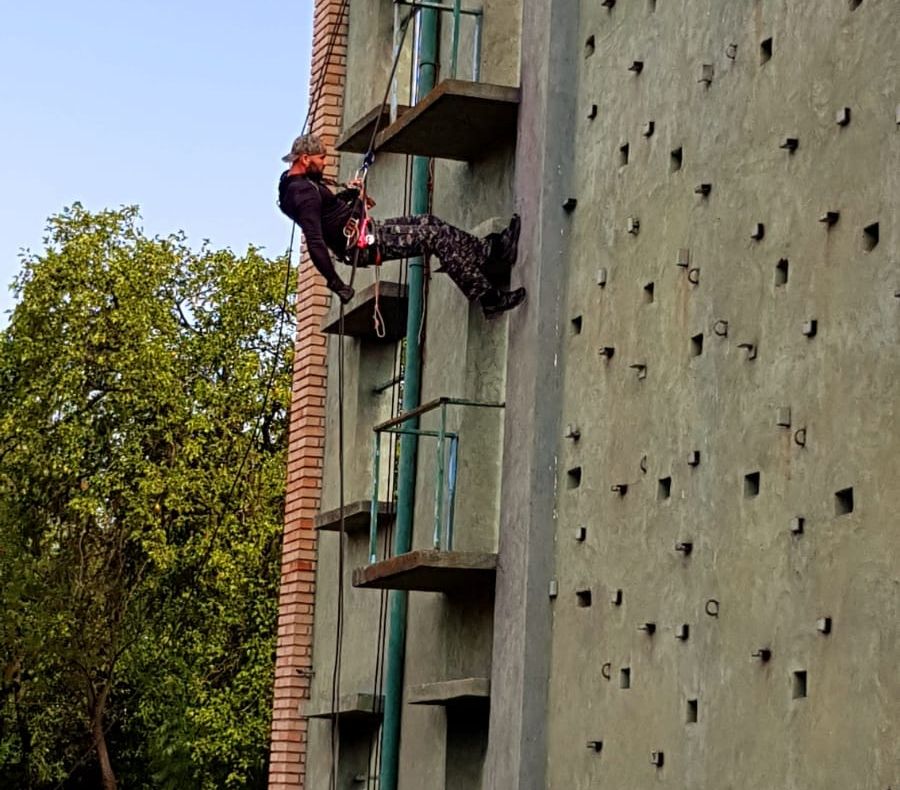 GALERIE FOTO / VIDEO: Stagiu de pregătire al trupelor speciale ale Poliţiei, la Iaşi