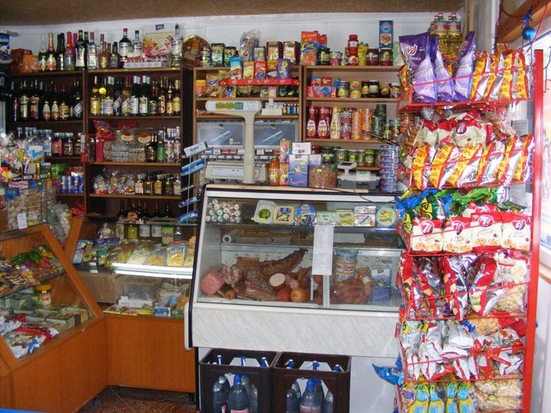 Vânzătoare din Iași, sancționată de polițiști