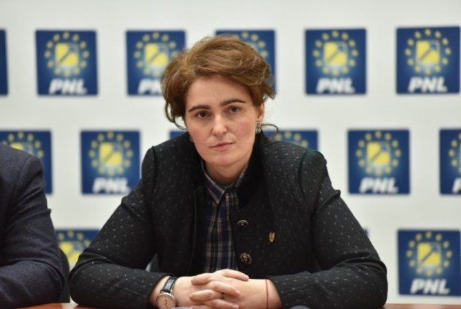 Iulia Scântei: „Maricel Popa nu doreşte construirea autostrăzii Iași - Tg Mureș“