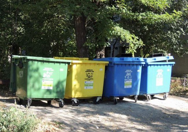 Eurocontainere în locul pubelelor vechi