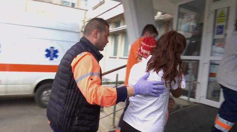 Starea fetiței mușcate de porc rămâne gravă