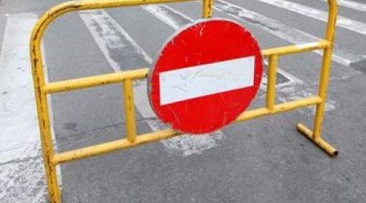 Reparații pe o stradă din Tătăraşi