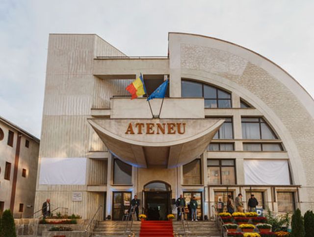 Ce spectacole pune în scenă Ateneul, în august