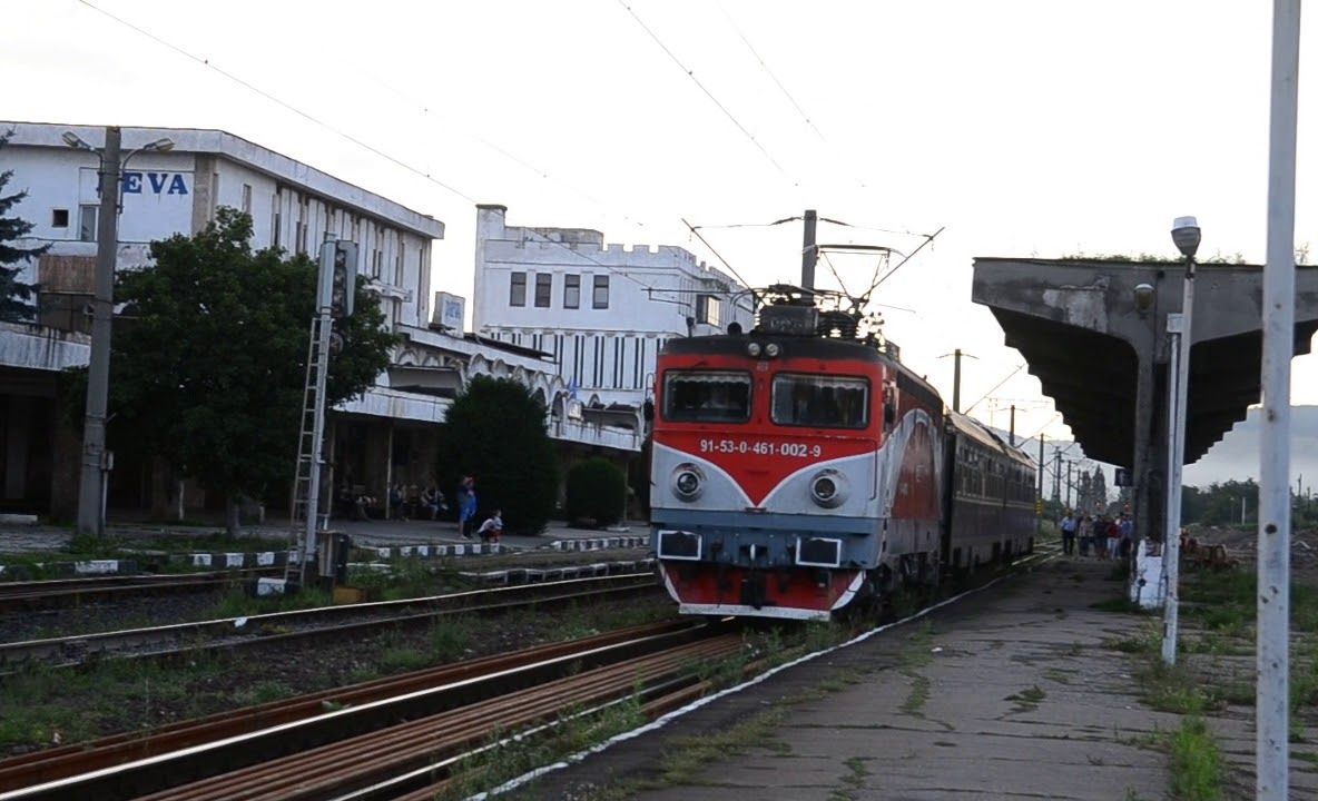 Aproape un milion de euro pentru curăţenia în gările Regionalei Iaşi