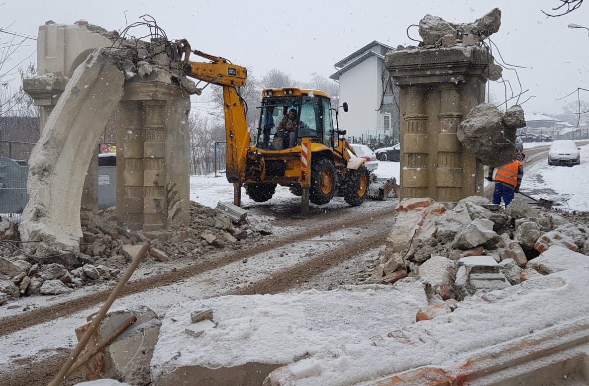 Chirica a anunțat că încep lucrările pentru mutarea porții Cimitirului Evreiesc