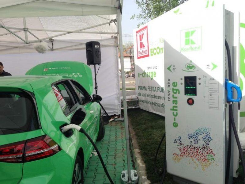 Patru stații de reîncărcare pentru vehicule electrice în Iași