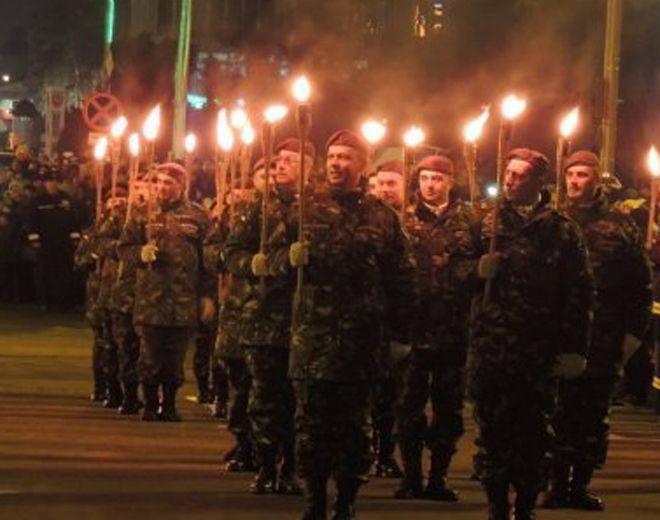 Retragerea cu torțe (VIDEO)