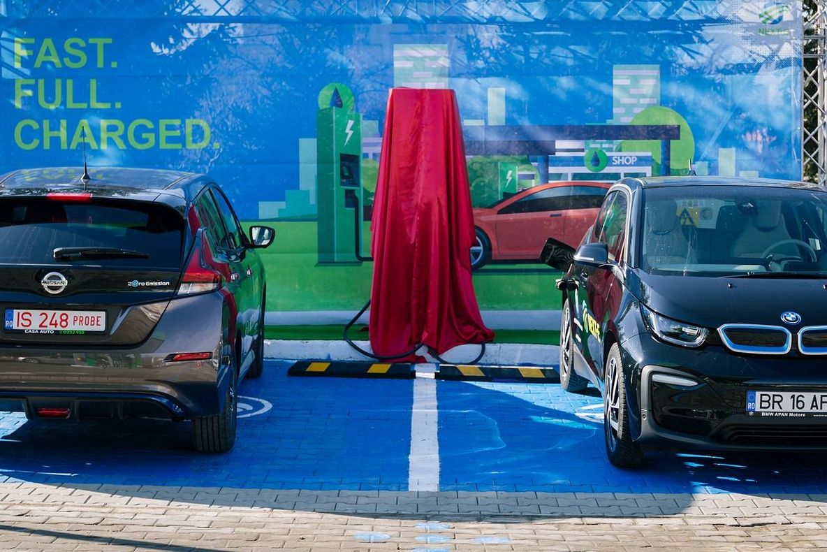 Stație nouă de încărcare a mașinilor electrice inaugurată la Iași (GALERIE FOTO)