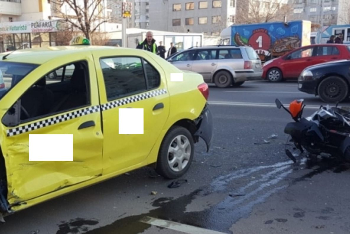GALERIE FOTO: ACCIDENT rutier între un taxi şi o motocicletă, în Păcurari!