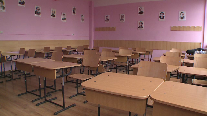 Cursuri suspendate la trei școli din Iași, din cauza infecțiilor respiratorii