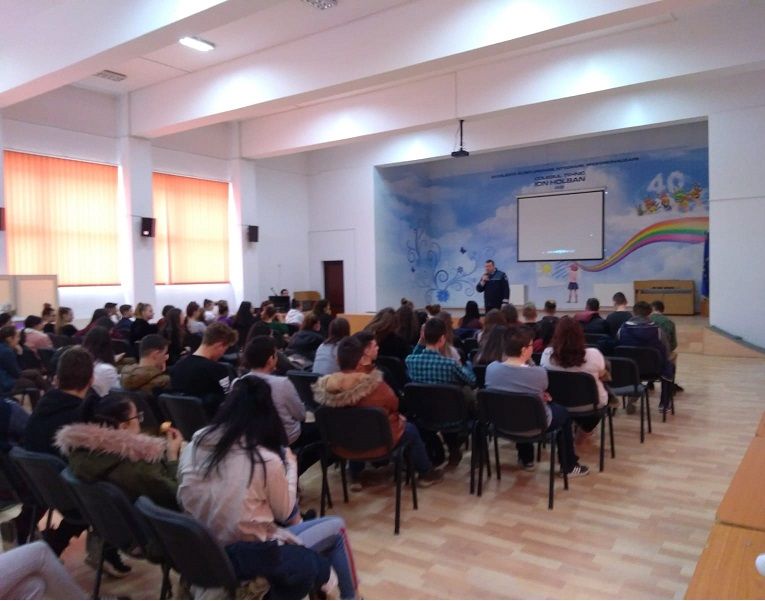 Elevi din județ, educați împotriva consumului de droguri