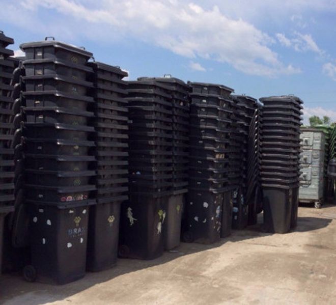 Salubris cheltuie peste două milioane de lei pe pubele