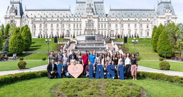 Târgul Universităților Ieșene, la Palas: 37 de facultăţi îşi prezintă oferta de studii