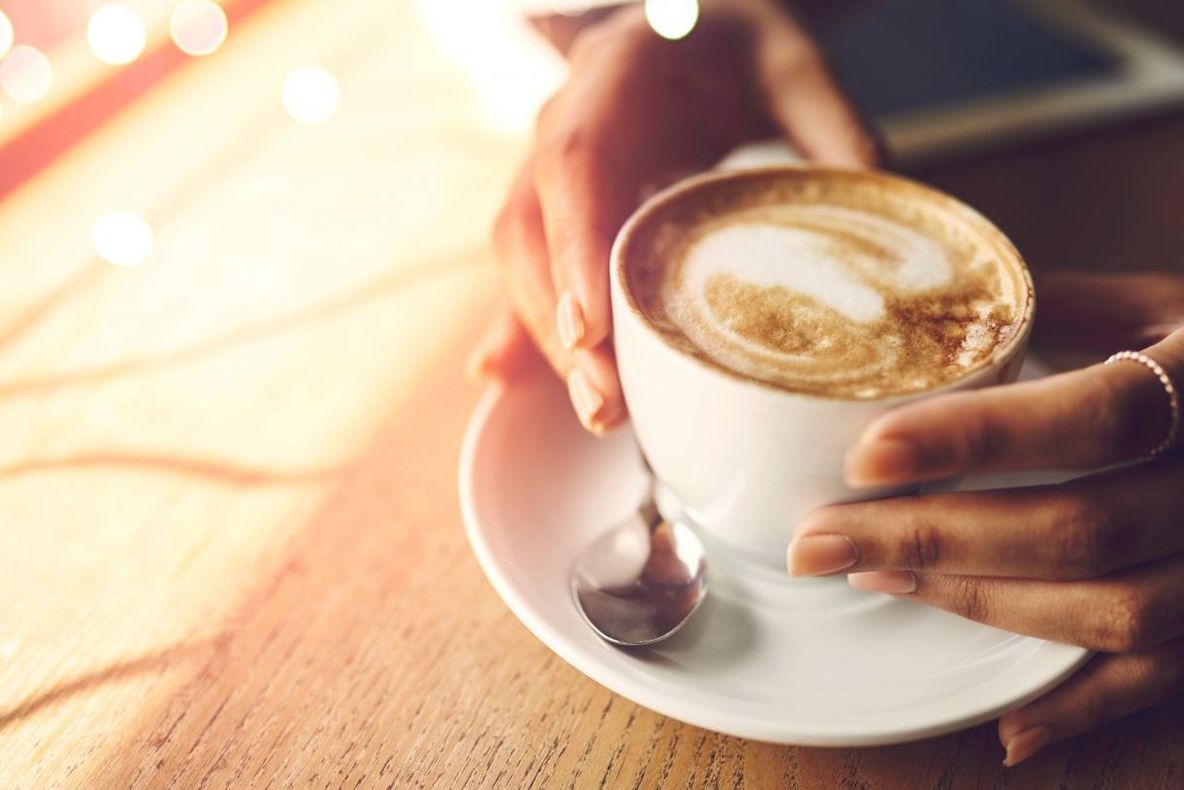 Cofeina, un drog acceptat social, duce tot mai mulţi oameni la psihiatru