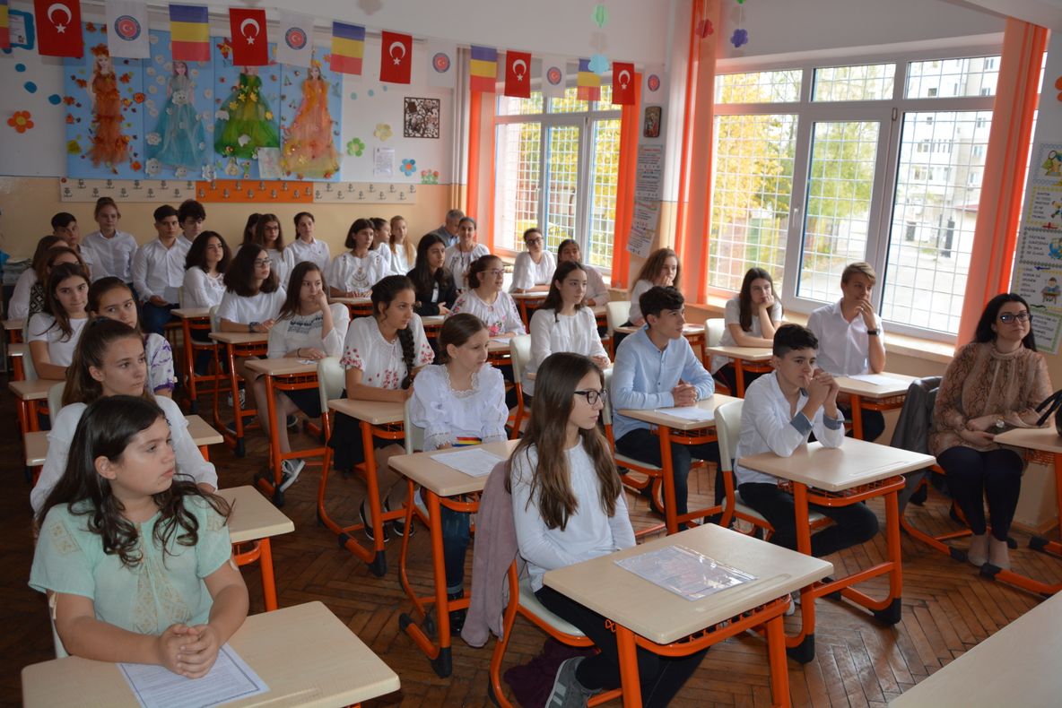 Elevi de la Liceul „Virgil Madgearu”, europarlamentari pentru o zi