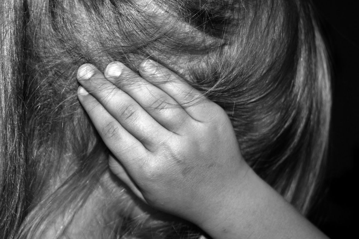 Iadul unei fetițe de 11 ani, din județul Iași: abuzată de propria familie!