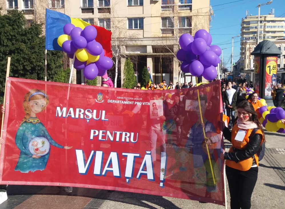 Câteva sute de oameni au participat la Marșul pentru Viață de la Iași