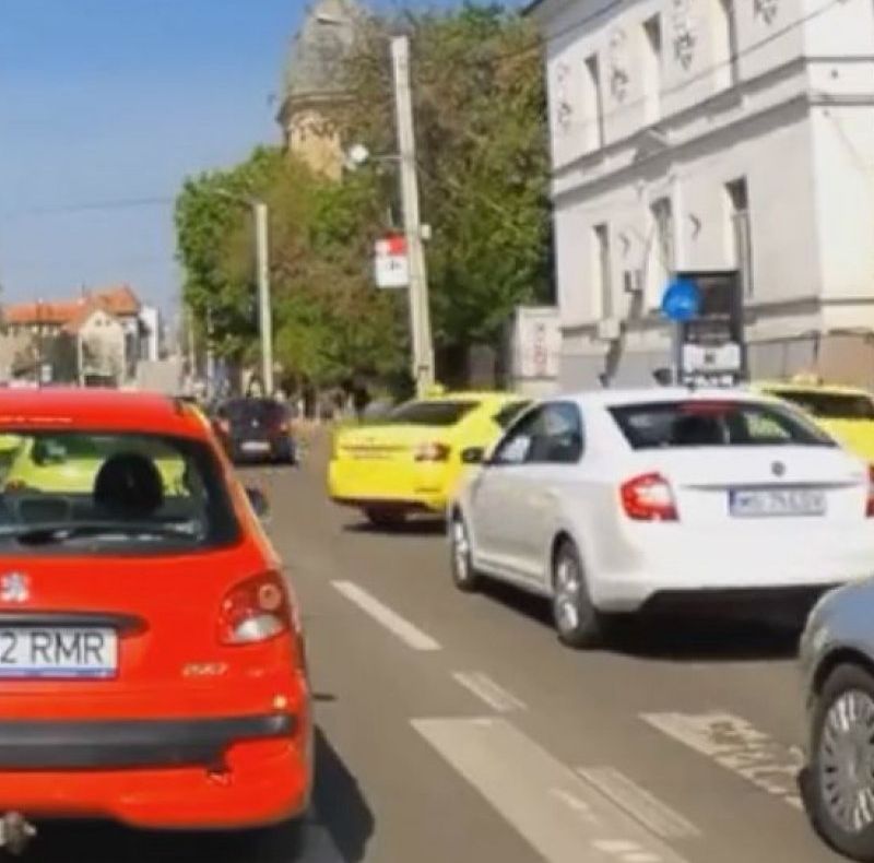 A fost restricționat accesul de pe bulevardul Independenţei către UMF Iaşi