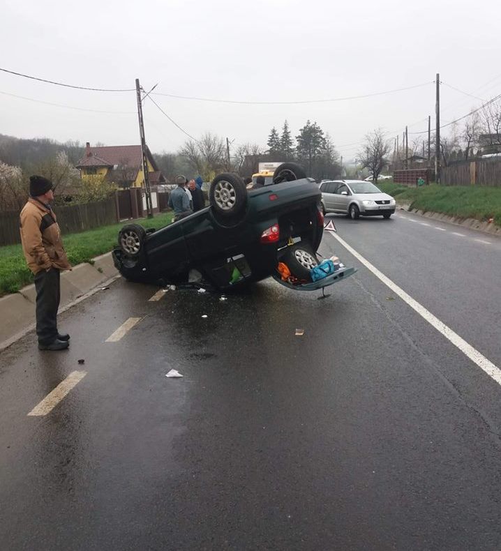 FOTO: Accident rutier spectaculos, la Poieni!