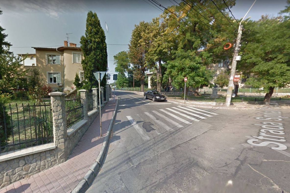 Reparații pe mai multe străzi din Tătărași