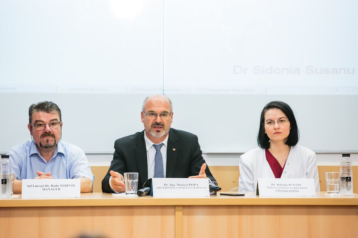 Mâna unui adolescent, replantată de medicii de la Spitalul „Sf. Maria” Iași - FOTO