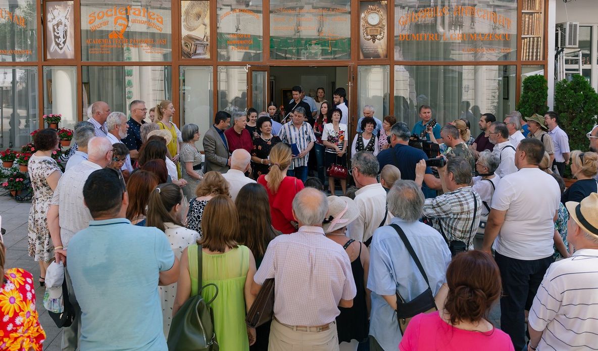 Galeriile Anticariat „Dumitru Grumăzescu” au fost redeschise -FOTO