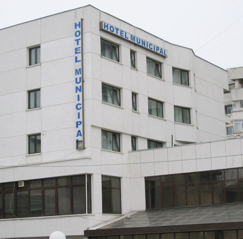 Soluția jenantă găsită de primarul Mihai Chirica pentru lipsa creșelor trimite copiii la Hotel Municipal