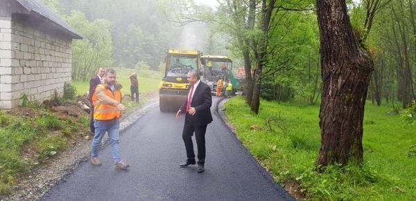 FOTO: Lucrări pentru modernizarea unor străzi