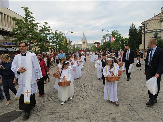 Procesiunea „Trupul şi Sângele lui Cristos“, pe străzile din Iaşi