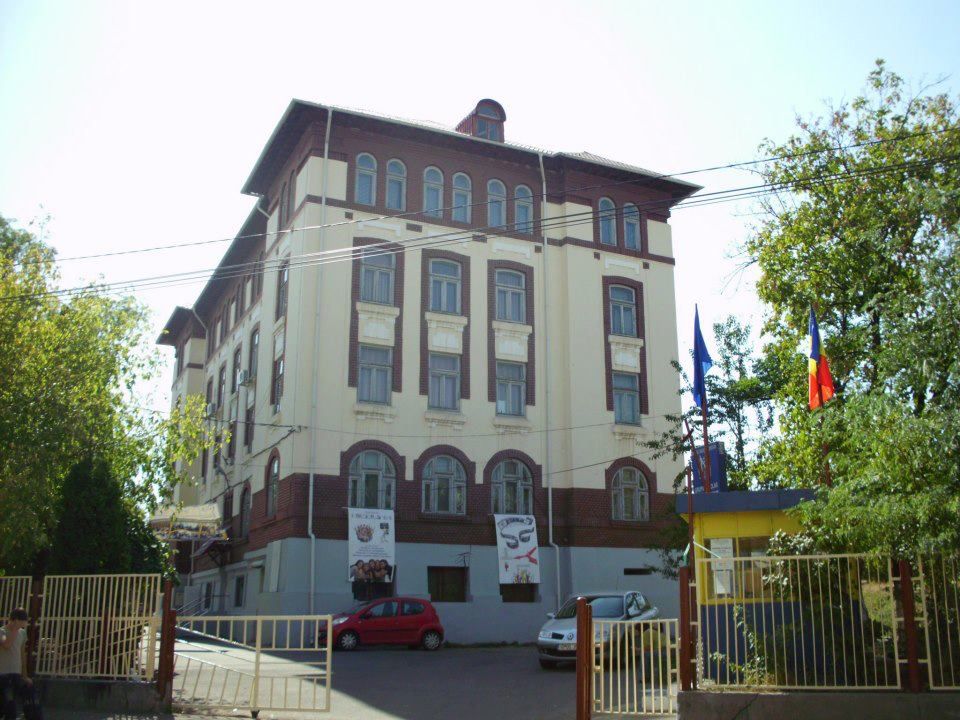 În Iași, s-a intrat la liceu și cu media 2.33