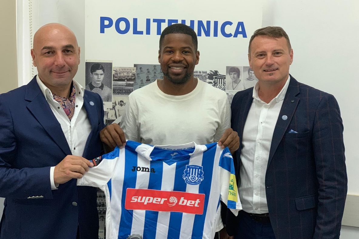 FOTO: Breeveld a semnat cu Poli!