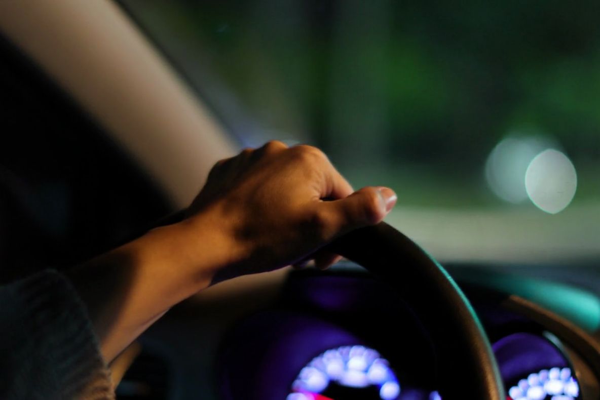 INCREDIBIL: Le-a raportat poliţiştilor că a comis un ACCIDENT rutier, uitând că are un permis FALS!