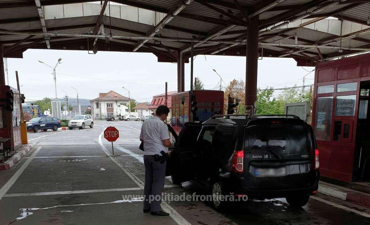 A vrut să treacă granița cu un document FALS!