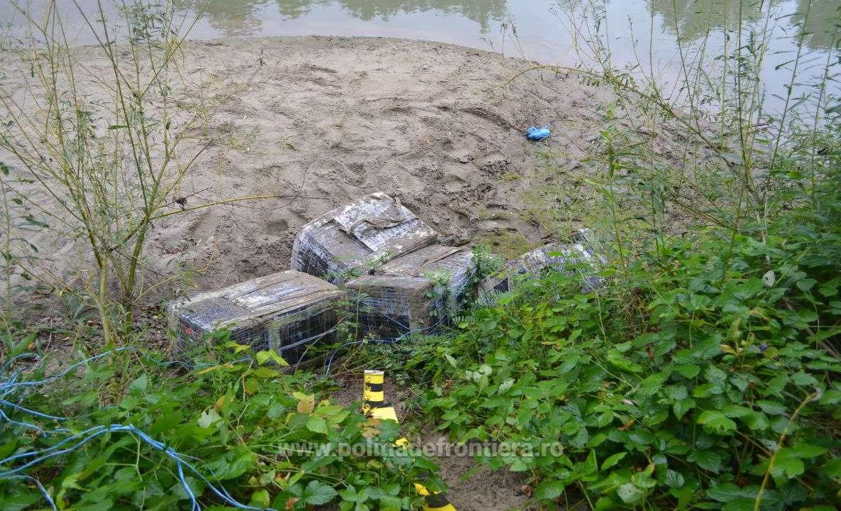 Contrabandă cu ţigări oprită de poliţiştii de frontieră la malul râului Prut