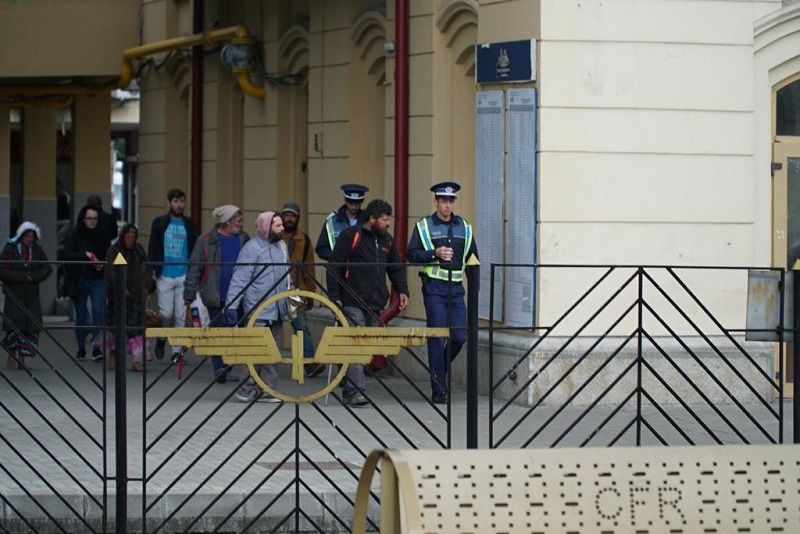 Oamenii legii au împânzit gările din județ