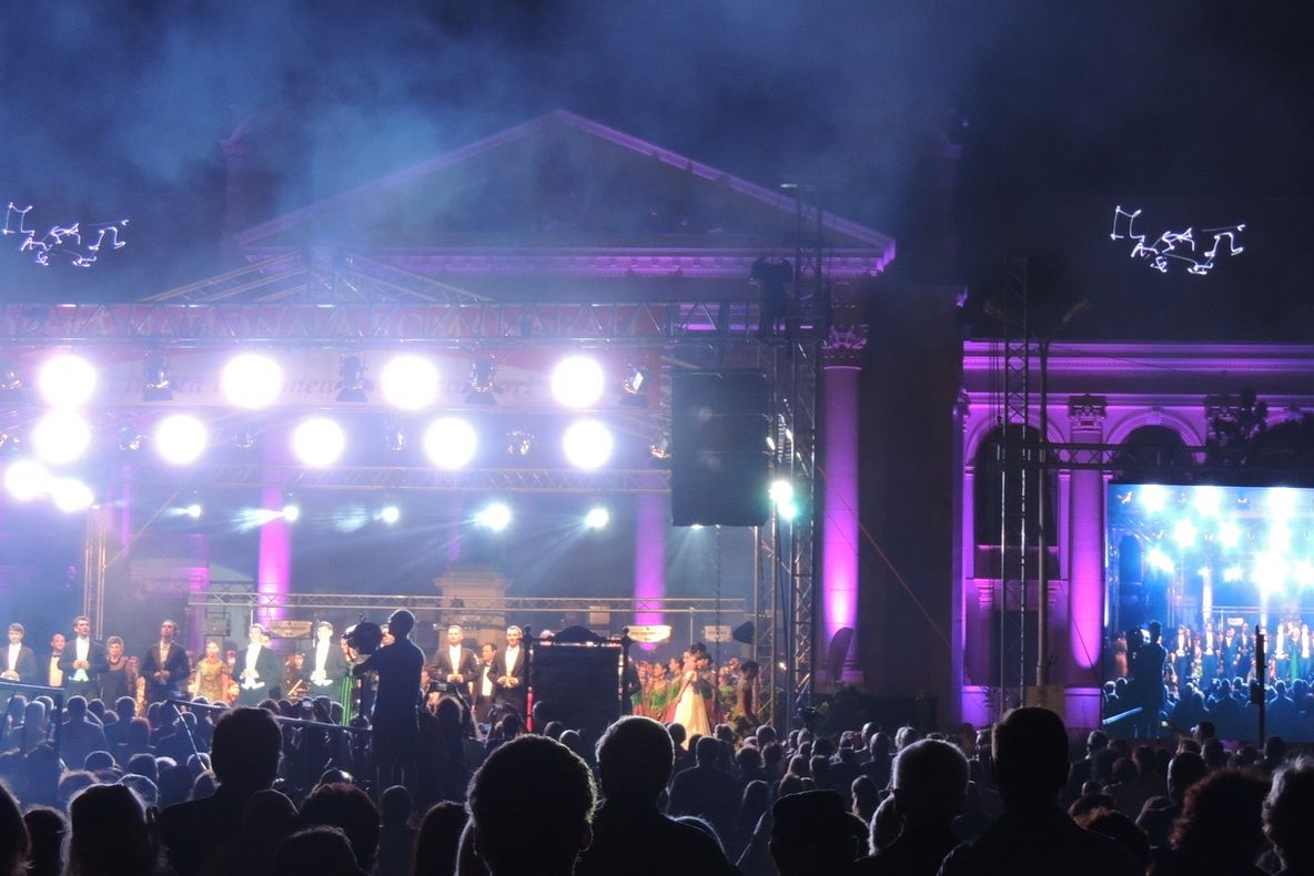 Spectacol grandios la deschiderea stagiunea Operei