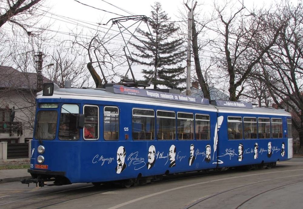 „Biblioteca în tramvai“, din nou pe străzile din Iași